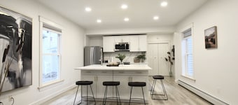 Brand New Downtown 2BR on Noble Next to Bowdoin(Safe&Sound)