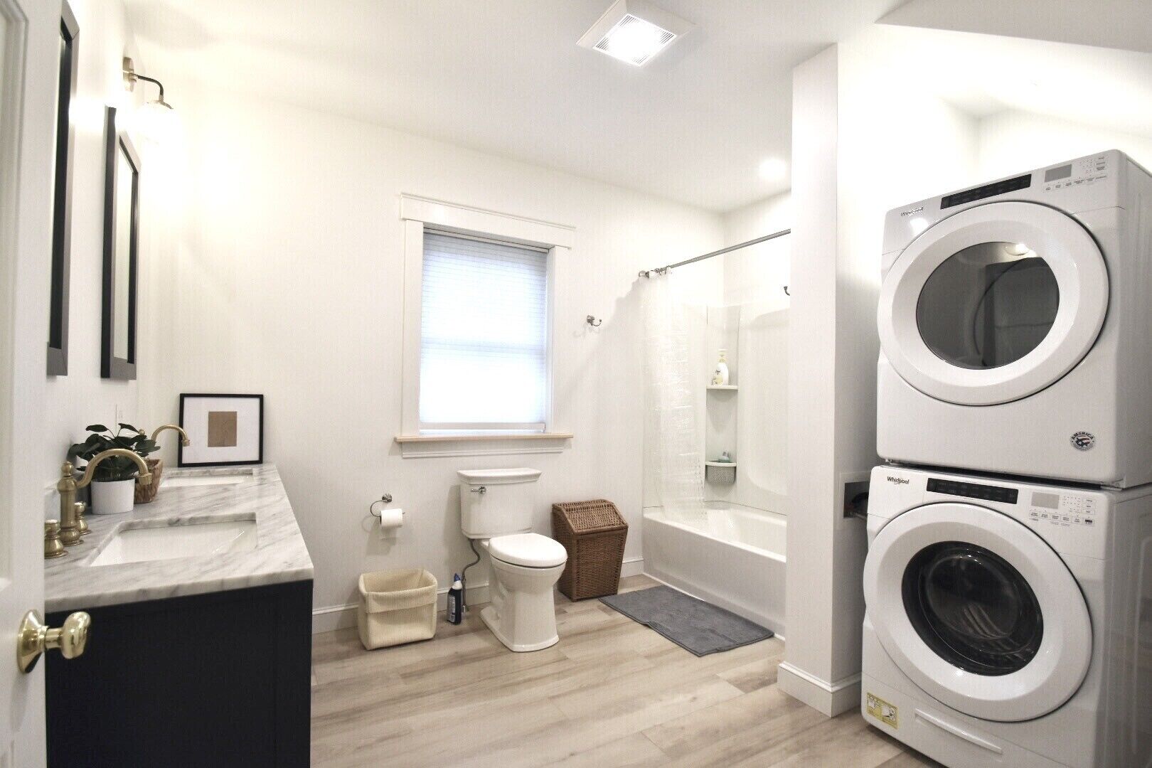 Combined shower/tub, hair dryer, towels, soap