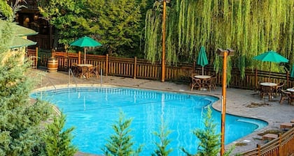 Celebrate July 4th in the beautiful Smoky mountains!!