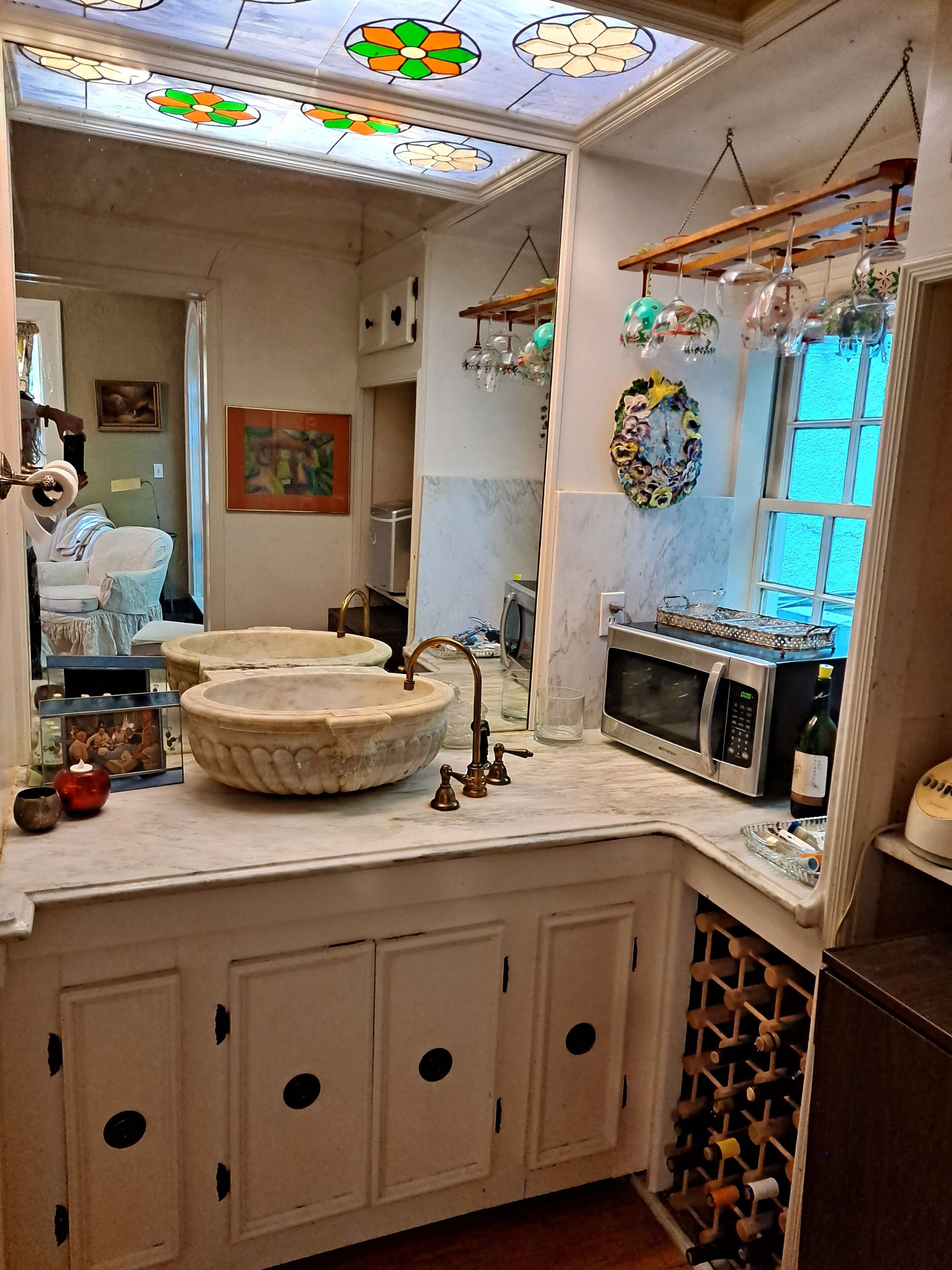 Italian Villa with city view of Birmingham with hot tub and security!