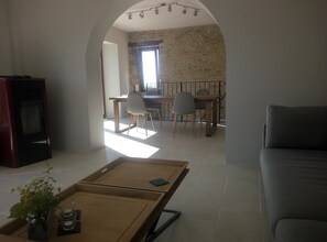 Books, stereo - Holiday Home nearby the village (Murazzano)