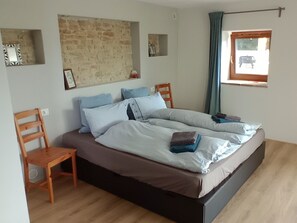 1 室のベッドルーム、WiFi (無料)、ベッドシーツ