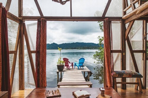 Waterfront Mangrove Treehouse - sloths & coral