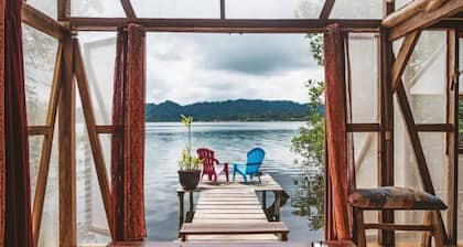 Waterfront Mangrove Treehouse - sloths & coral