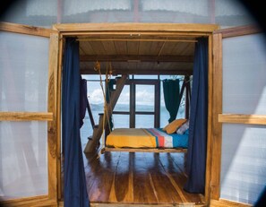 1 bedroom, WiFi, bed sheets - Waterfront Dolphin Pod - Bocas' best snorkeling! (Tip of Isla Cristobal)
