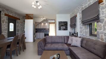 Smart TV, DVD player, books