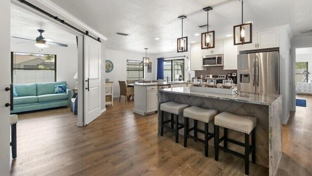 Unclassified image, 1 of 28, button - Turquoise Turtle - pool and spa, beautifully furnished (Englewood)