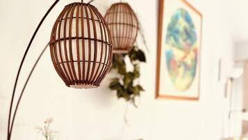 Een televisie en een dvd-speler