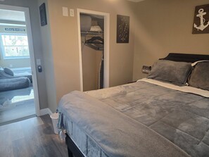 2 makuuhuonetta, silitysrauta/-lauta, ilmainen Wi-Fi, vuodevaatteet