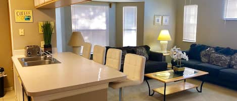 Appartamento, letti multipli, piscina privata | 3 camere, con stile personalizzato, con arredamento individuale