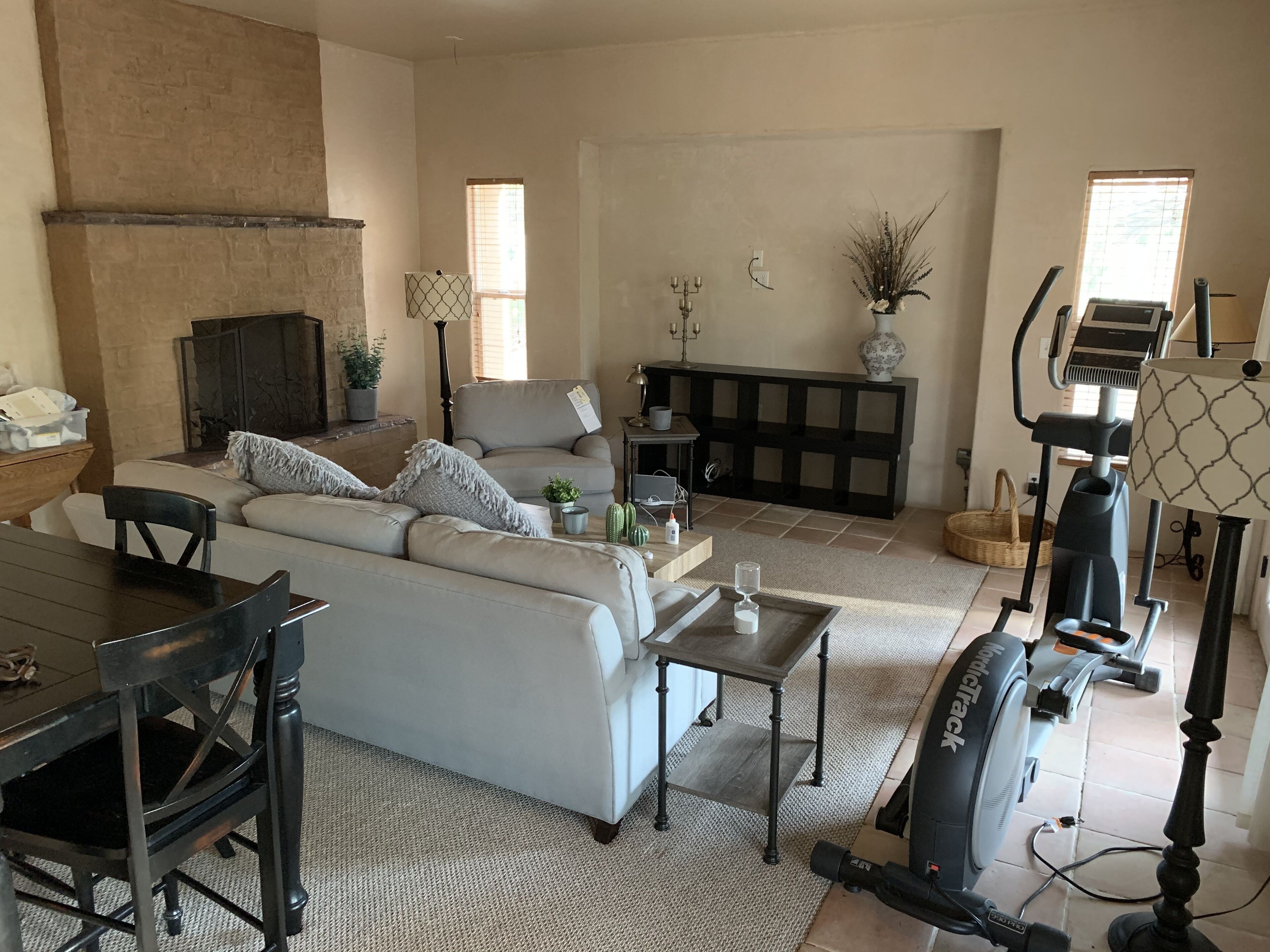 Seclued1932 abobe guest house