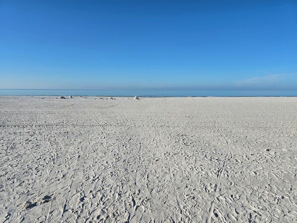 Beach nearby, sun-loungers, beach towels