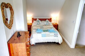 3 habitaciones, tabla de planchar con plancha y cuna de viaje