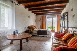 8 Schlafzimmer, Zimmersafe, Bügeleisen/Bügelbrett, kostenloses WLAN