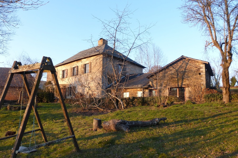 Large house with a countryside atmosphere of yesteryear