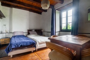 8 Schlafzimmer, Zimmersafe, Bügeleisen/Bügelbrett, kostenloses WLAN