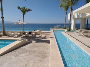 Outdoor pool - C- Signature Luxory Beach Front Condo Harbor171 (Puerto Vallarta)
