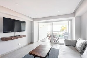 Smart TV - C- Signature Luxory Beach Front Condo Harbor171 (Puerto Vallarta)