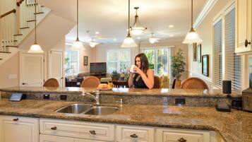 House, Multiple Beds (Eisenhower Retreat) | Private kitchen | Oven, toaster