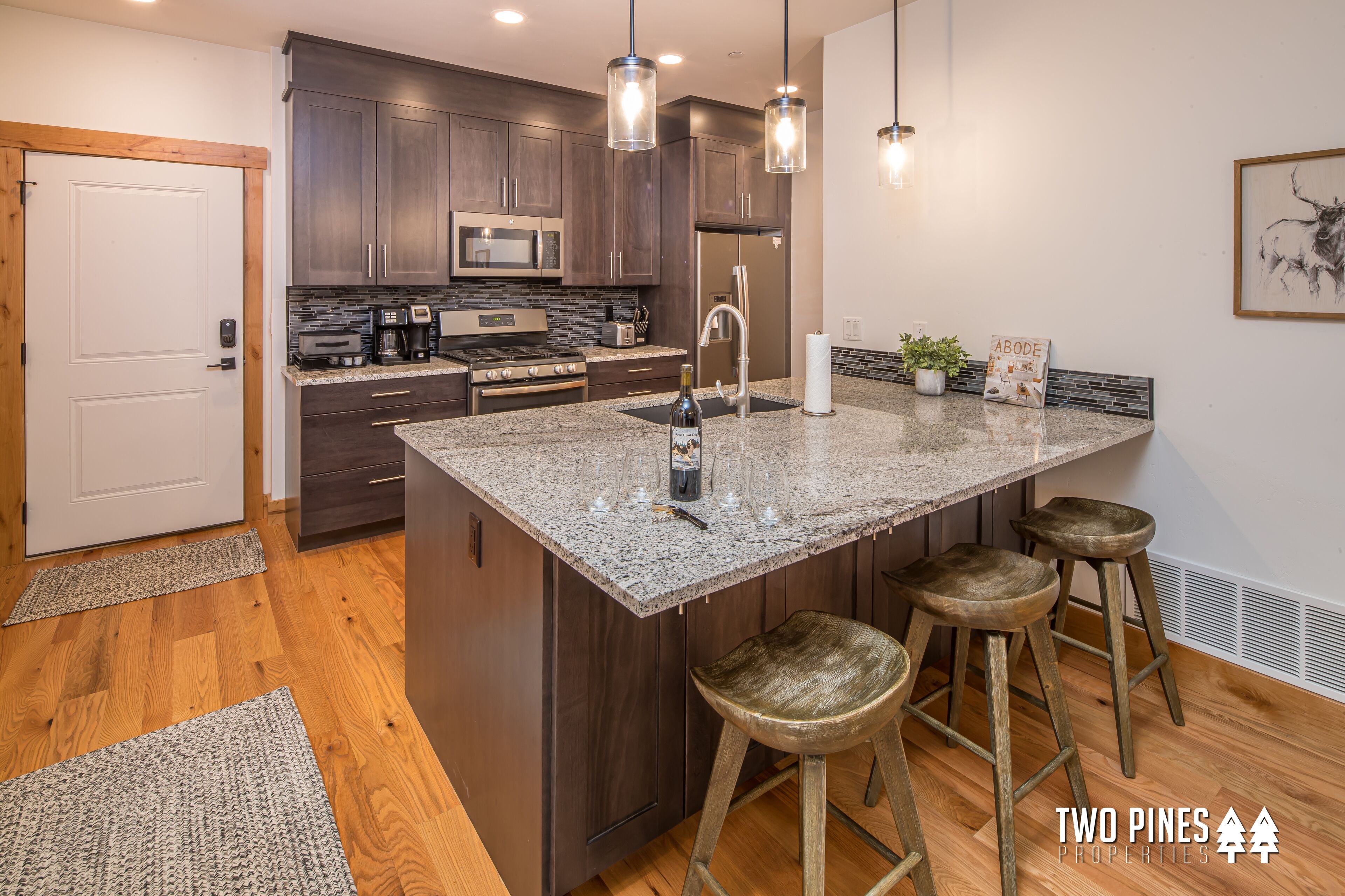 Family friendly condo near Town Center | Separate basement living space