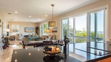 House, Multiple Beds (3 4 Tim e) | Living room