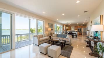 House, Multiple Beds (3 4 Tim e) | Living room