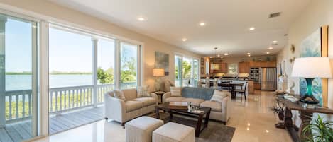 House, Multiple Beds (3 4 Tim e) | Living room
