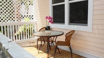 House, Multiple Beds (Captains Daughter) | Balcony