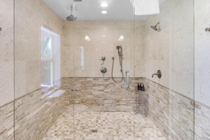 House, Multiple Beds (Southern Comfort) | Bathroom - Southern Comfor t (Key West)