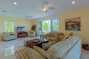 House, Multiple Beds (Coastal Comfort) | Living room - Coastal Comfor t (Key West)