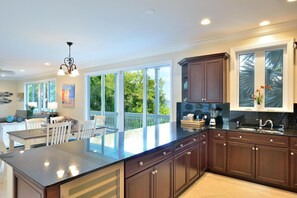 House, Multiple Beds (Coastal Comfort) | Private kitchen