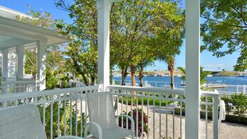Condo, várias camas, vista para a baía (Bayview South 801 Eisenhower Dr. #6) | Área da propriedade