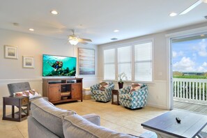 House, Multiple Beds, Bay View (Bayview Retreat) | Living area