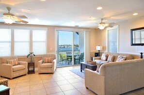 House, Multiple Beds, Bay View (Bayview Retreat) | Living room