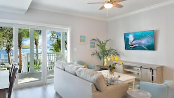 Condo, nhiều giường, quang cảnh vịnh (Bayview Middle) | Phòng khách