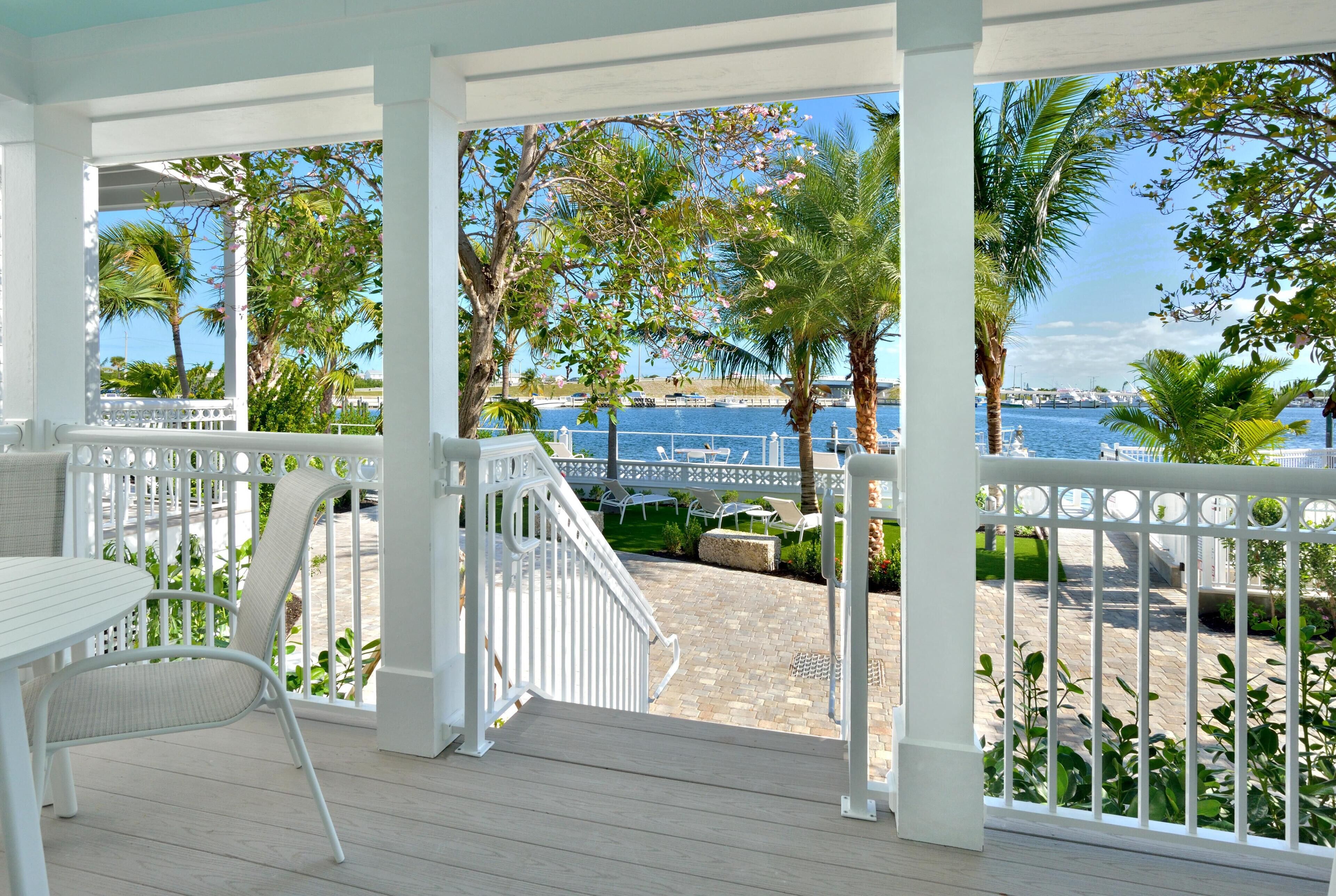 Appart'hôtel, plusieurs lits, vue baie (Bayview Middle) | Balcon