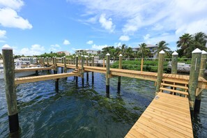 Condo, varias camas, vista a la bahía (Upper Bayview South) | Marina