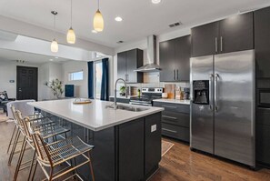 Private kitchen - Immaculate Meets Comfort! 3 BR Spacious Home! (Nashville)