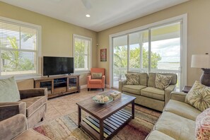 House, Multiple Beds (Havana Daydream) | Living room - Havana Daydrea m (Key West)