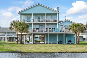 Exterior - Seanutt: 5  BR, 5.5  BA House in Crystal Beach, Sleeps 22 (Crystal Beach)