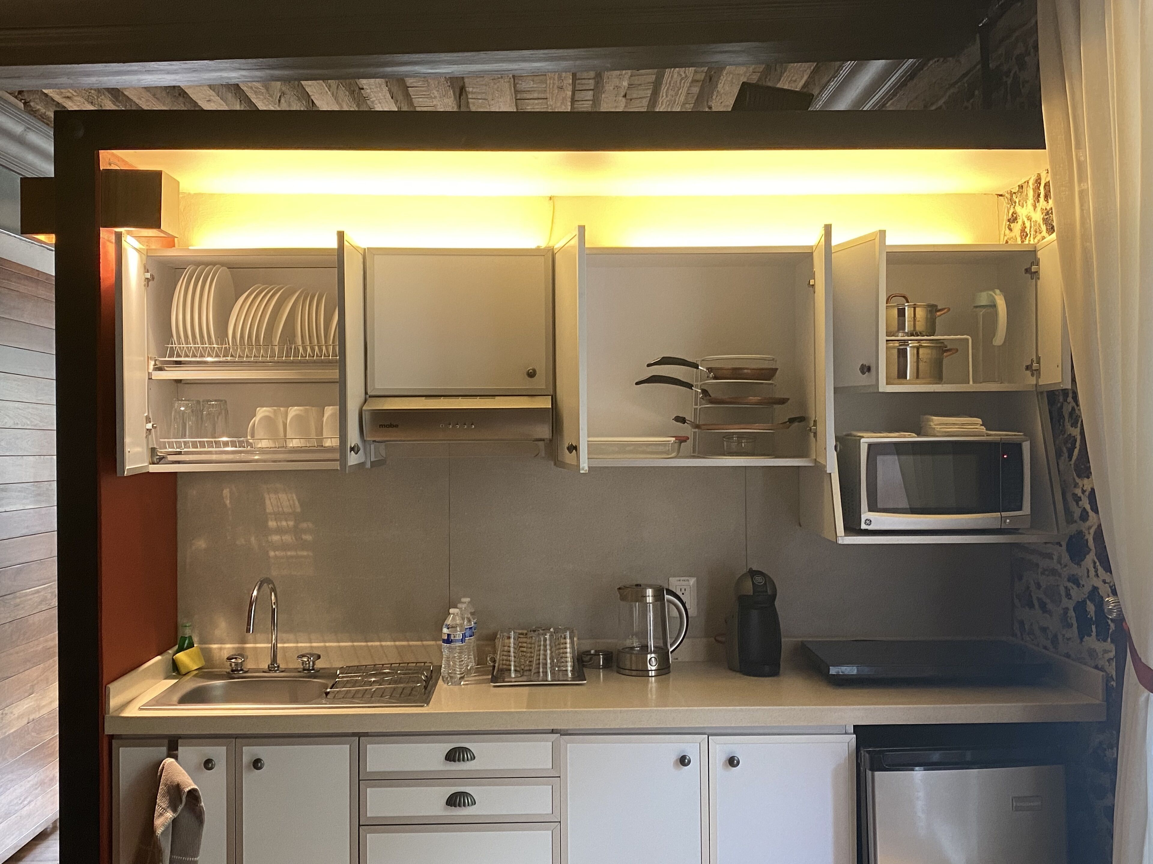 1BR Historic suite w/balconies - 100 mts from the Cathedral. CASA SAUTO