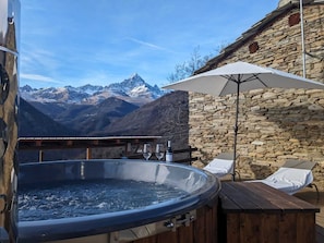 Bain à remous extérieur