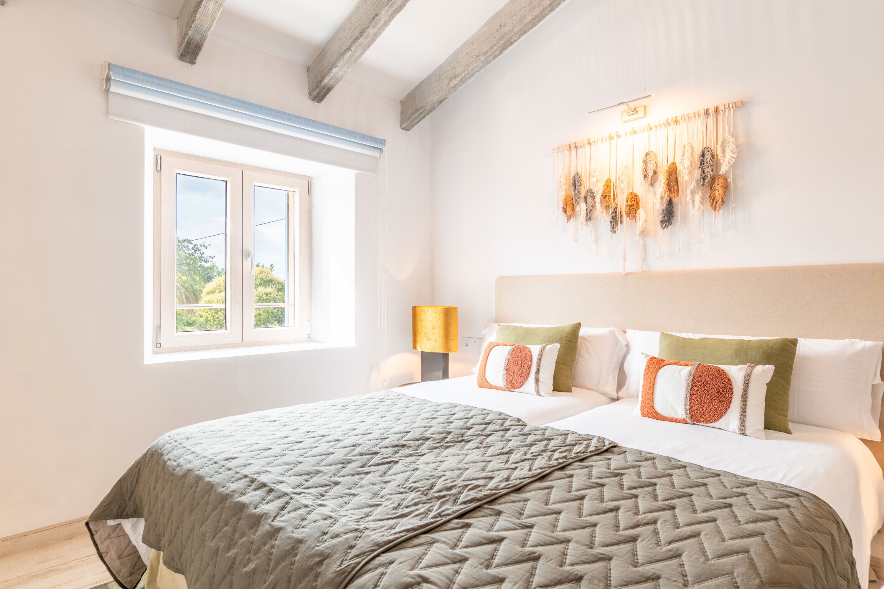 3 slaapkamers, een strijkplank/strijkijzer, gratis wifi, beddengoed