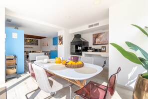 Dining - Villa 'Ca Na Rossa' with Mountain View, Wi-Fi and Air Conditioning (SINEU)