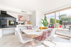 Dining - Villa 'Ca Na Rossa' with Mountain View, Wi-Fi and Air Conditioning (SINEU)