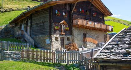 Holiday Apartment âUntervernatsch Enzianâ with Balcony, Shared Outdoor Area & Wi-Fi