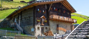 Holiday Apartment “Untervernatsch Enzian” with Balcony, Shared Outdoor Area & Wi-Fi