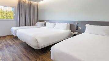 Caja fuerte, escritorio, wifi gratis