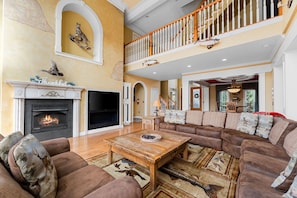Smart TV, fireplace, Netflix, streaming services