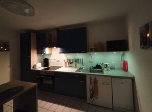 Fridge, microwave, oven, stovetop - Spacious maisonette with evening terrace and close to the center and beach (Heringsdorf)